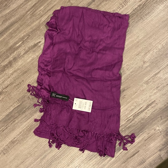 Scarf - Picture 2 of 6